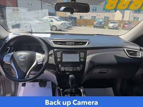 Used 2015 Nissan Rogue SV w/ SV Premium Package FWD image 12