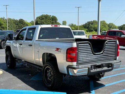 Used 2014 Chevrolet Silverado 2500 LT w/ Interior Plus Package AWD/4WD image 4