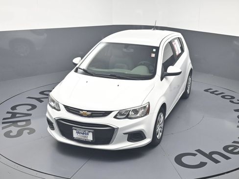 Used 2017 Chevrolet Sonic LT FWD image 30