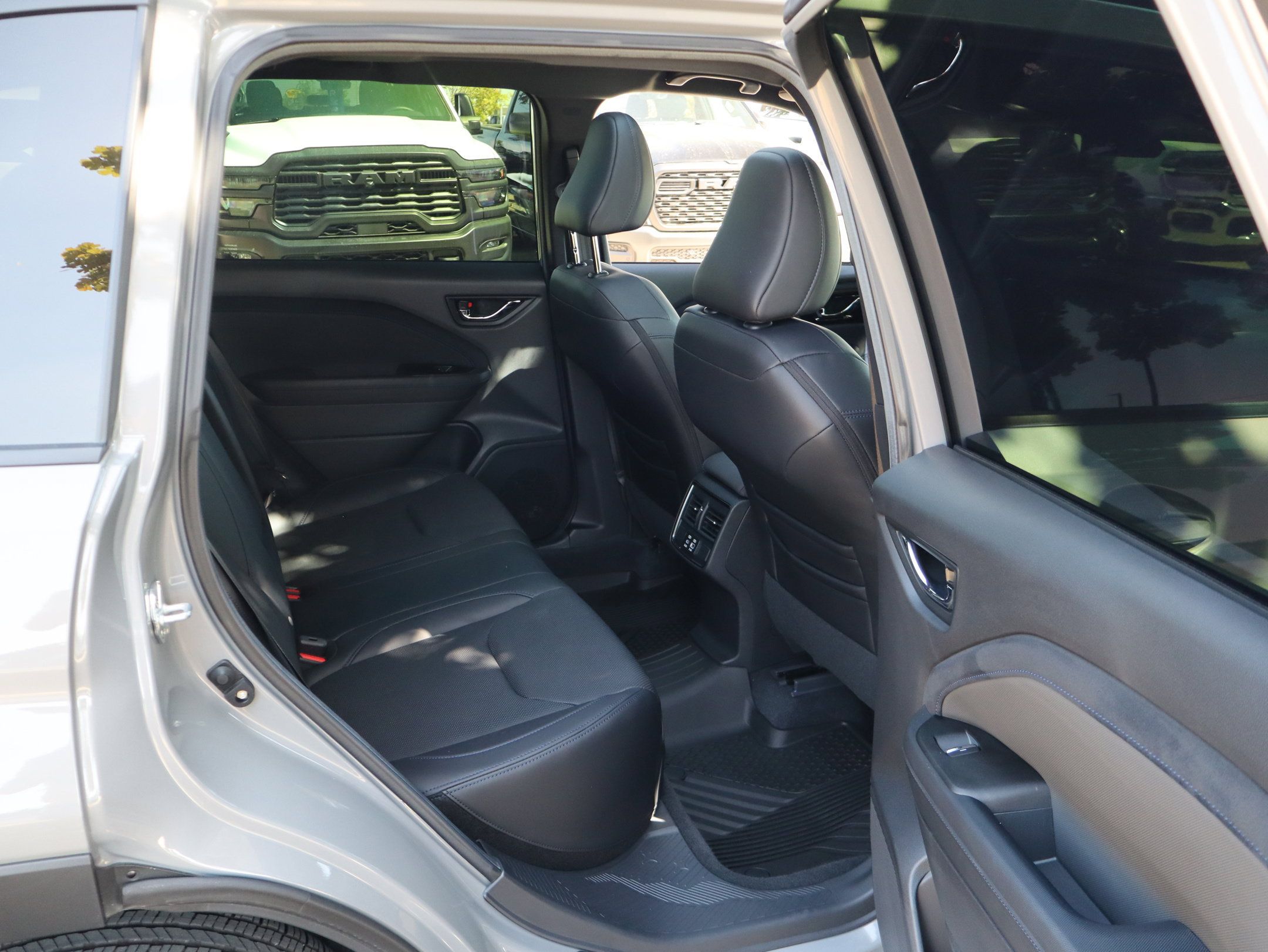 Used 2026 Subaru Forester Limited AWD/4WD image 28