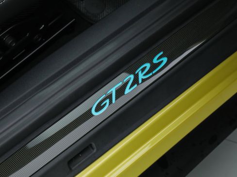 Used 2018 Porsche 911 GT2 RS image 25