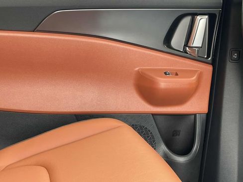 New 2026 Kia Carnival SX w/ SX Dark Edition Package image 16