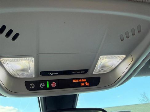 Used 2020 Chevrolet Malibu LT image 31