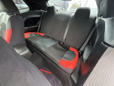 Used 2019 Dodge Challenger SXT RWD image 13