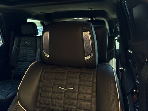 Used 2023 Cadillac Escalade Sport Platinum w/ LPO, ONYX Package AWD/4WD image 31