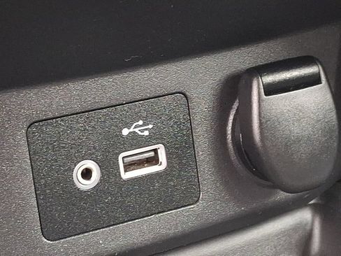Used 2018 Nissan Rogue S AWD/4WD image 23