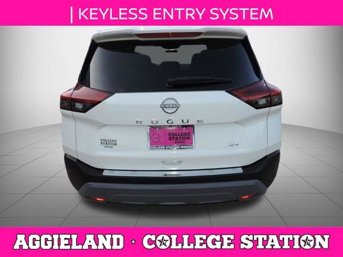 Used 2023 Nissan Rogue SV FWD image 5