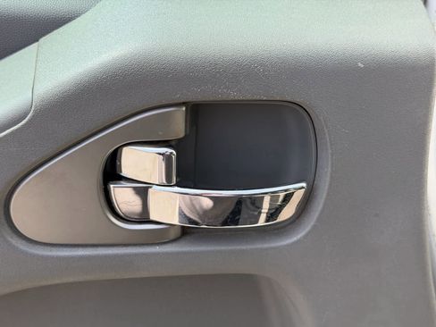 Used 2017 Nissan Frontier SV w/ SV Value Truck Package image 10