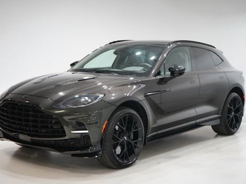 Used 2025 Aston Martin DBX 707 image 3