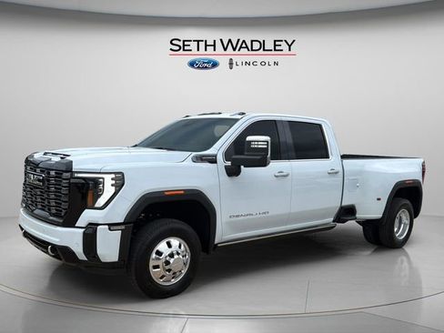 Used 2026 GMC Sierra 3500 Denali Ultimate AWD/4WD image 3