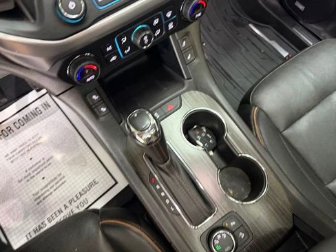 Used 2019 GMC Acadia SLT AWD/4WD image 31