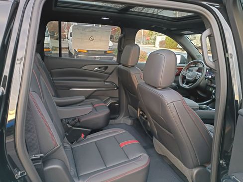 New 2026 Chevrolet Traverse RS image 14