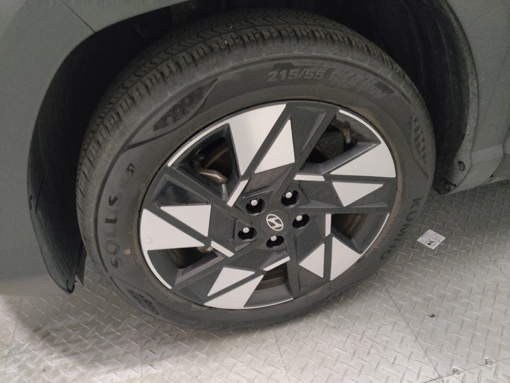 Used 2025 Hyundai Kona SEL FWD image 31