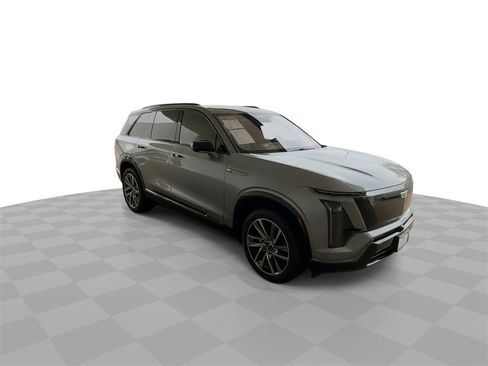 Certified 2026 Cadillac Vistiq Sport image 2