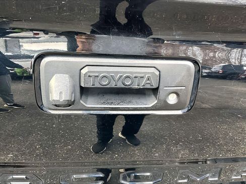 Certified 2021 Toyota Tacoma TRD Off-Road image 28