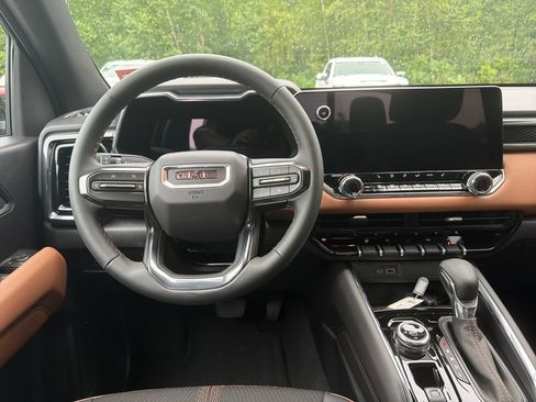 New 2026 GMC Canyon AT4 AWD/4WD image 15