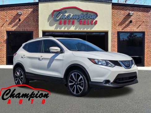 Used 2018 Nissan Rogue Sport SL FWD image 1