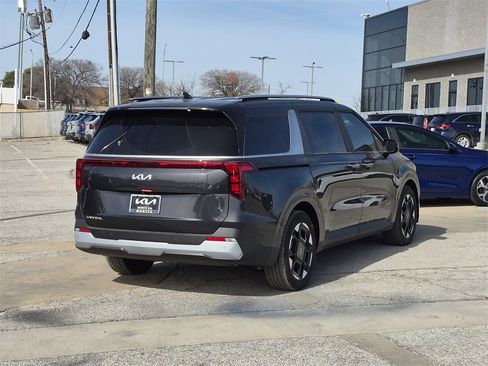 New 2026 Kia Carnival EX image 3