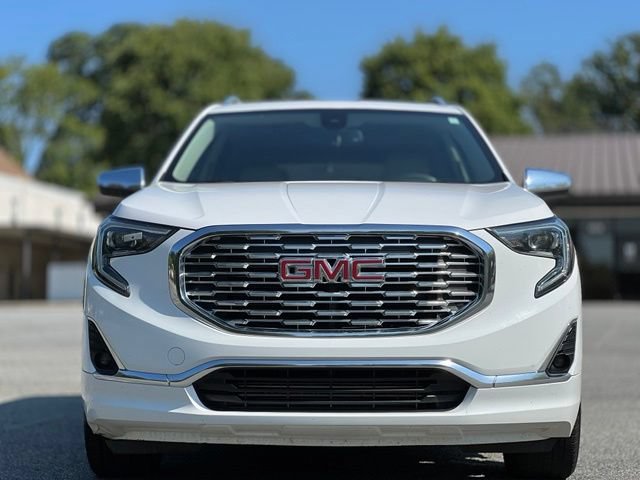 Used 2018 GMC Terrain Denali w/ Driver Alert Package II FWD image 2