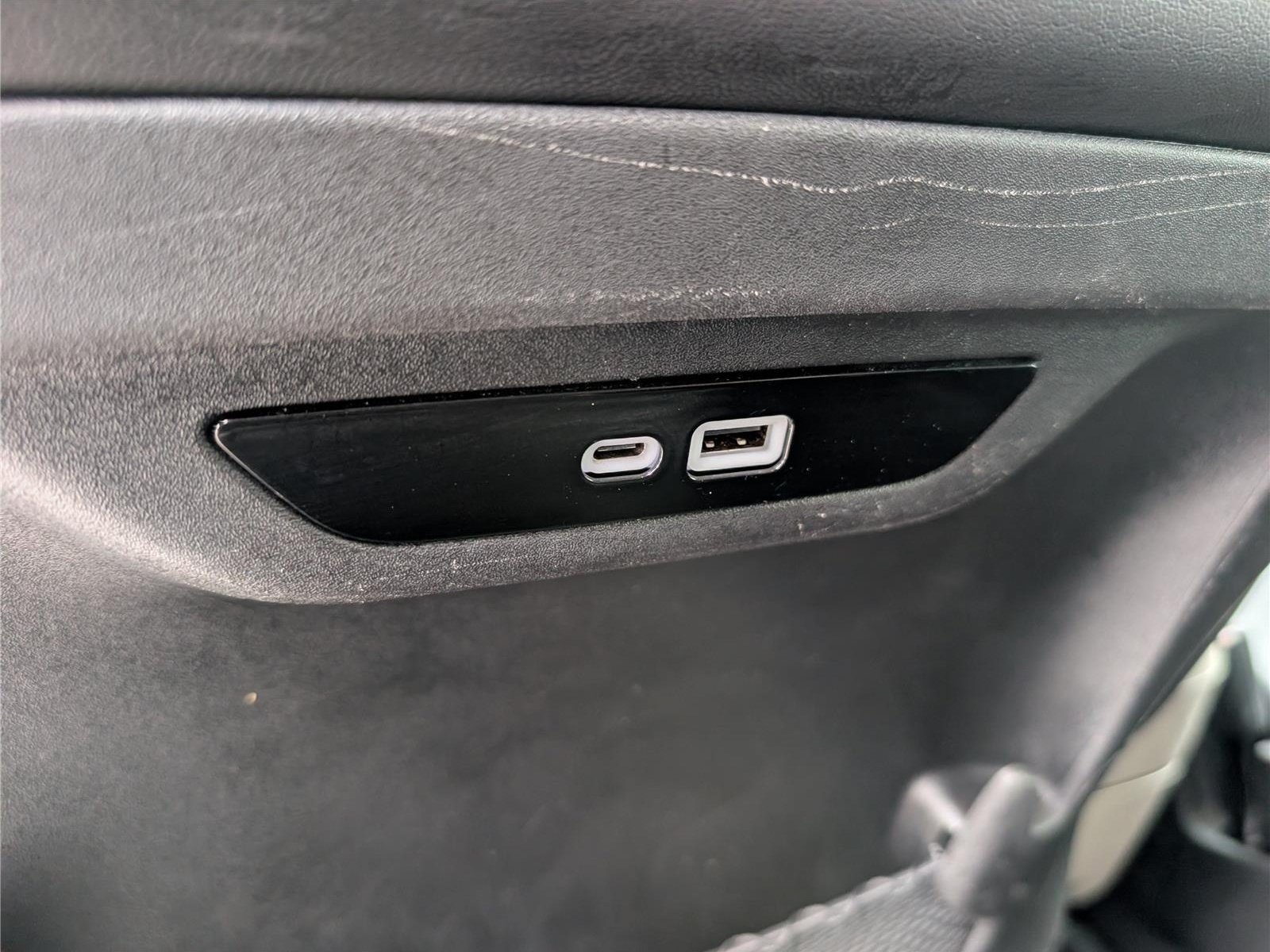 Used 2024 Chrysler Pacifica Touring-L FWD image 15