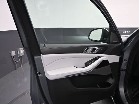 New 2026 BMW X5 sDrive40i w/ Climate Comfort Package RWD image 5