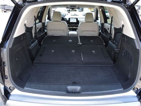 Used 2025 Nissan Pathfinder SL FWD image 59