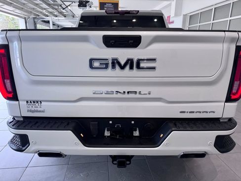Certified 2023 GMC Sierra 1500 Denali Ultimate AWD/4WD image 6