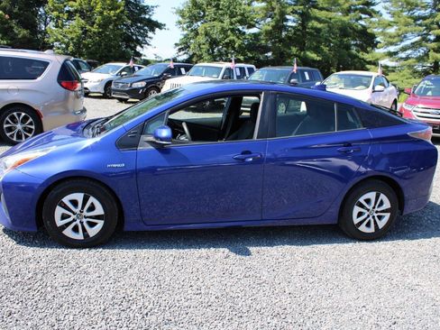 Used 2017 Toyota Prius Two FWD image 10