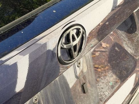 Used 2023 Toyota RAV4 XLE w/ Convenience Package FWD image 9