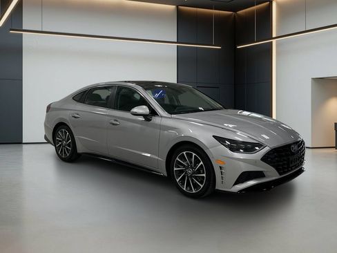 Certified 2023 Hyundai Sonata Limited FWD image 9