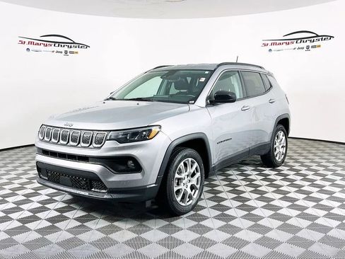 Used 2022 Jeep Compass Latitude image 4
