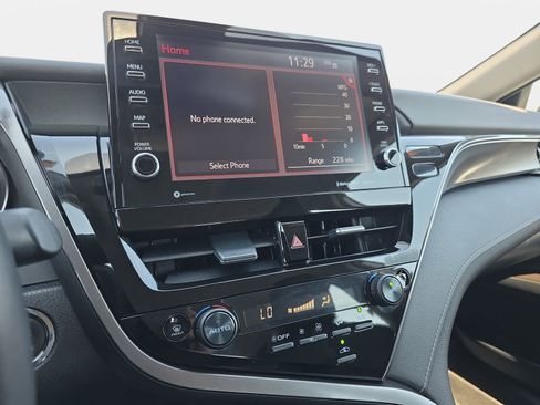 Used 2023 Toyota Camry XSE image 19