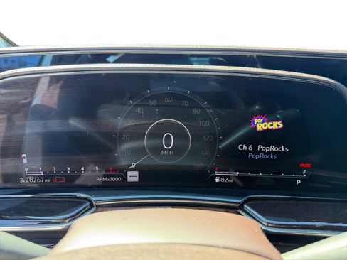 Used 2022 Cadillac Escalade Sport Platinum w/ LPO, ONYX Package image 11