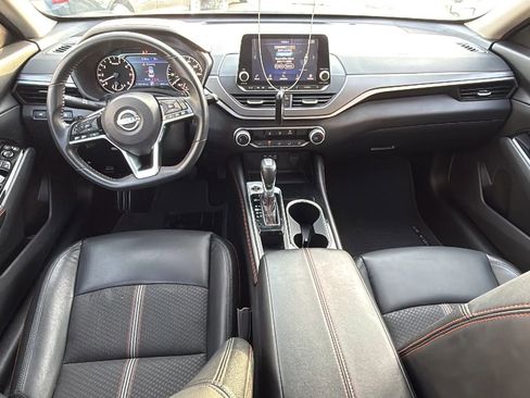 Used 2025 Nissan Altima 2.5 SR image 29