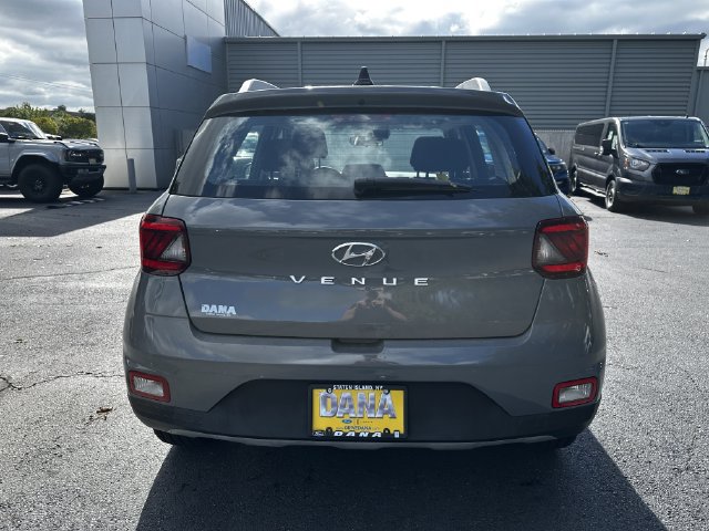 Used 2022 Hyundai Venue SEL FWD image 7