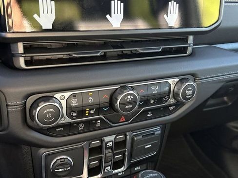 New 2025 Jeep Gladiator Sport w/ Premium Package image 26