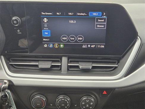 Certified 2024 Chevrolet Trax RS w/ Sunroof Package image 17