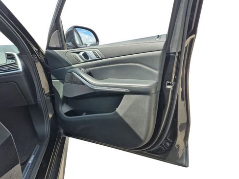 Used 2021 BMW X5 M50i image 30