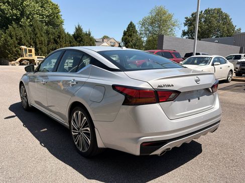 Used 2025 Nissan Altima 2.5 SL FWD image 5