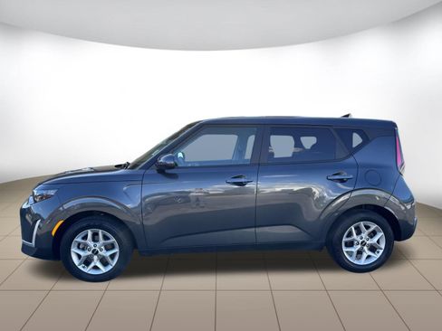Used 2025 Kia Soul LX w/ LX Technology Package FWD image 4