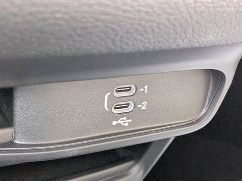 New 2026 Chrysler Pacifica Select FWD image 21