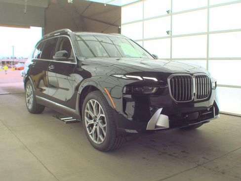 Used 2026 BMW X7 xDrive40i image 2