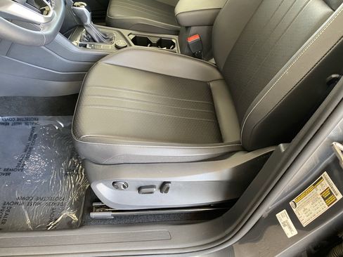 Certified 2023 Volkswagen Tiguan SE AWD/4WD image 37