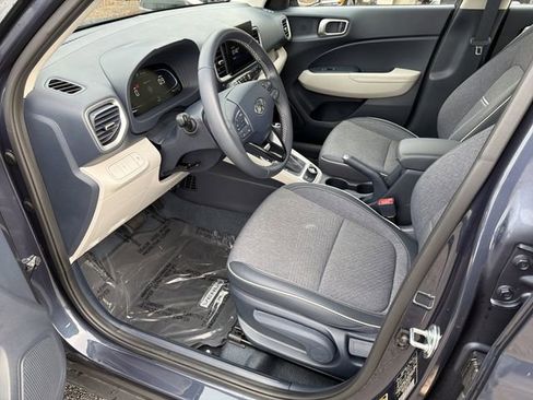 Certified 2025 Hyundai Venue Limited image 9
