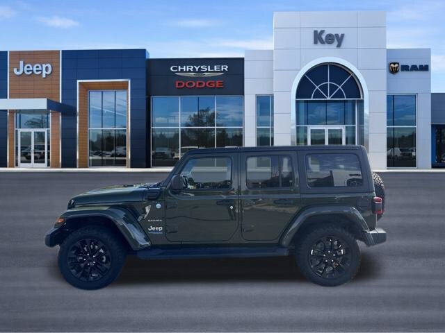 Used 2022 Jeep Wrangler Unlimited Sahara w/ Cold Weather Group AWD/4WD image 2
