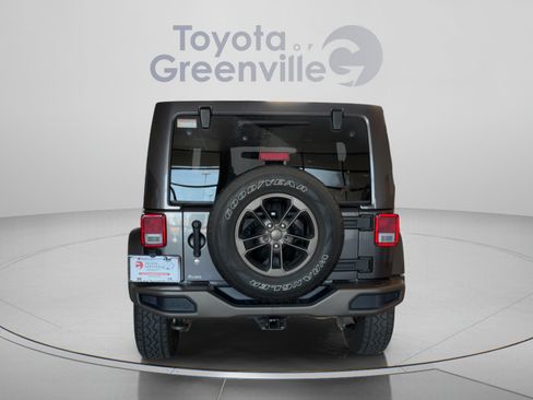 Used 2016 Jeep Wrangler Unlimited Sahara AWD/4WD image 5