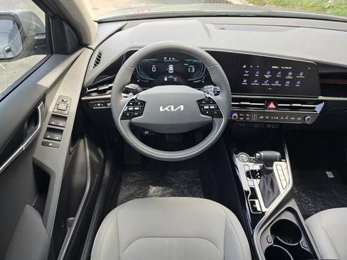 New 2026 Kia Niro EX w/ EX Premium Package FWD image 6
