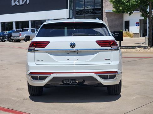Used 2022 Volkswagen Atlas Cross Sport SEL R-Line AWD/4WD image 13