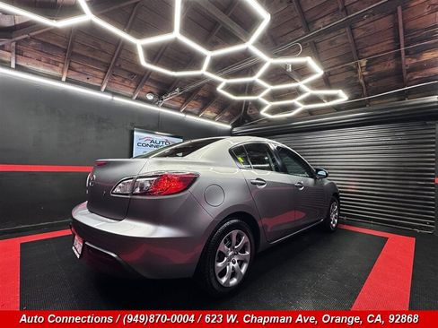Used 2010 MAZDA MAZDA3 i Sport FWD image 3