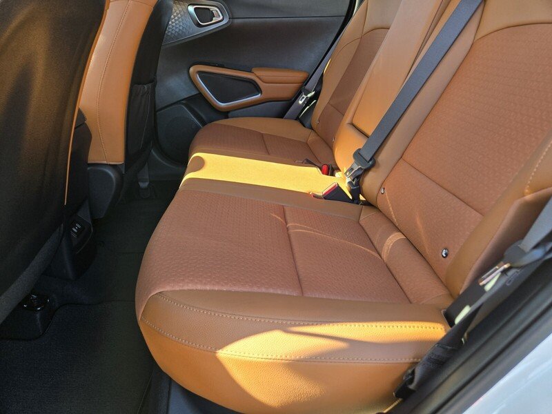 Certified 2025 Kia Soul EX FWD image 12